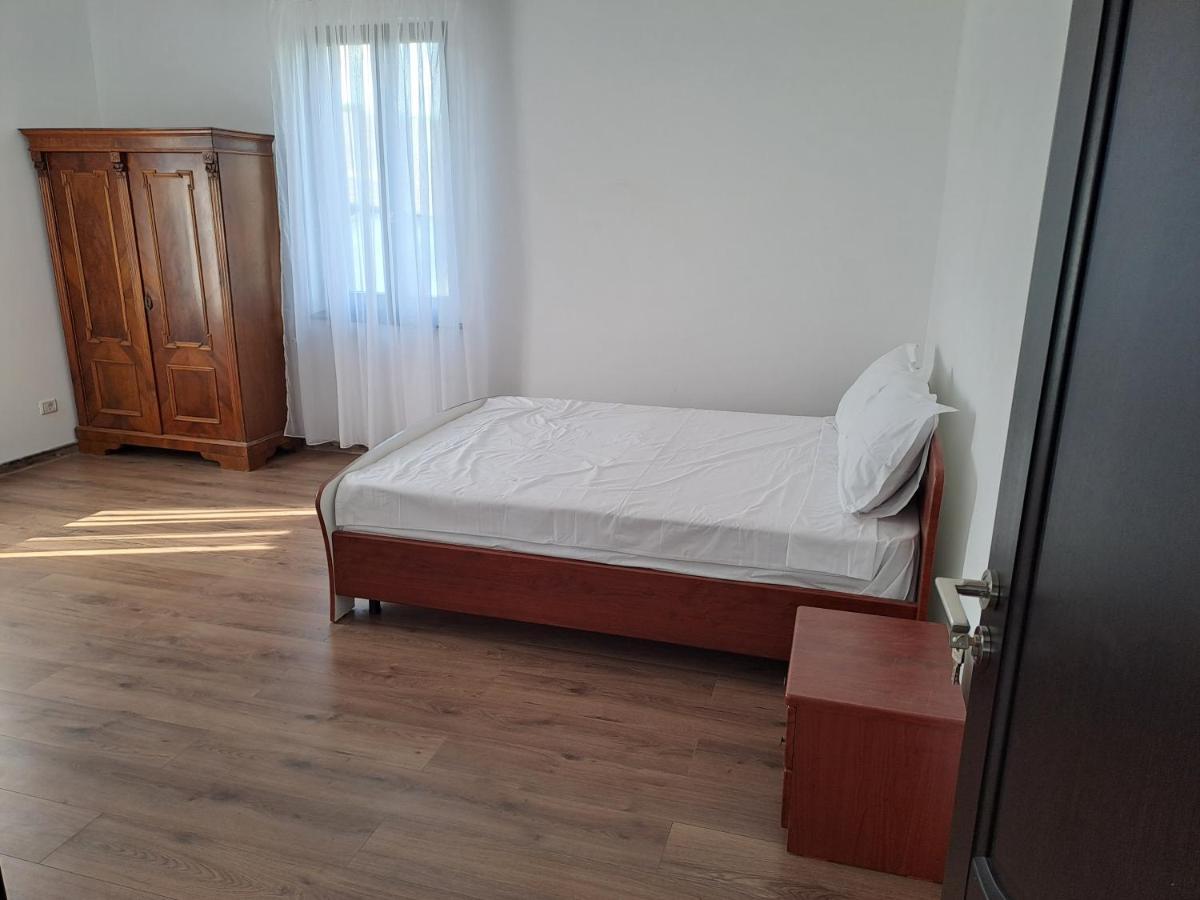 Pensiunea La Conac Bîrlad Esterno foto