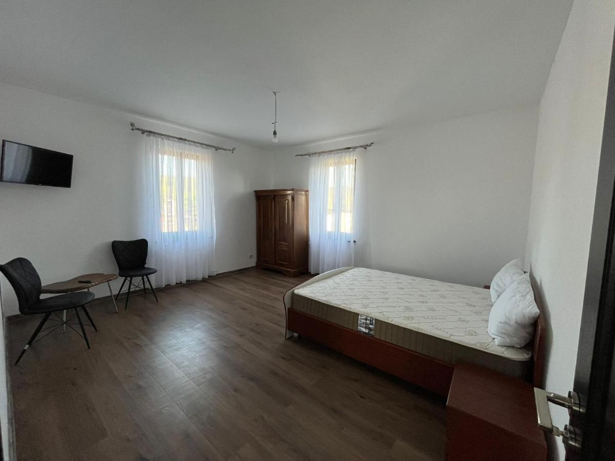 Pensiunea La Conac Bîrlad Esterno foto